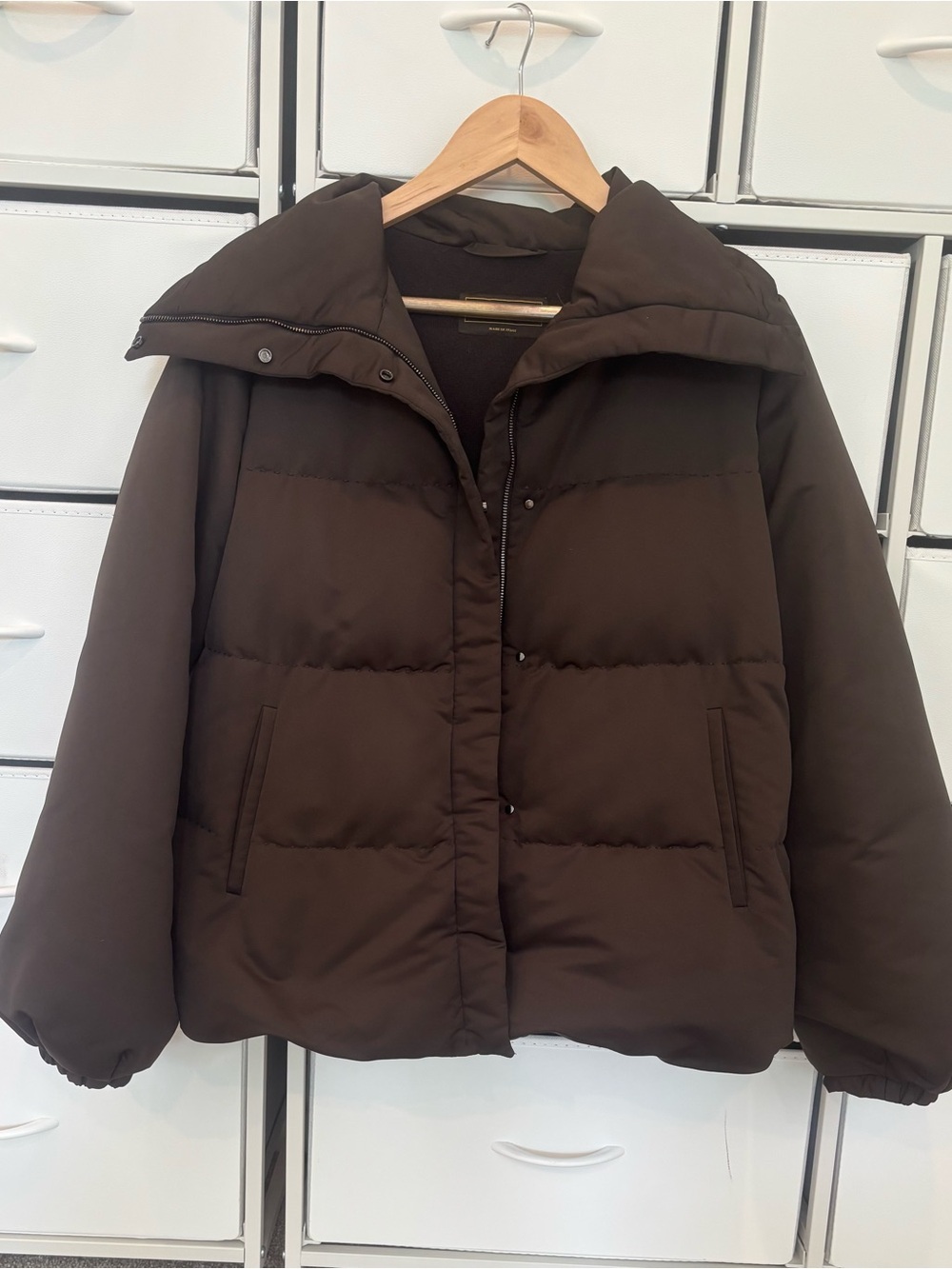 Loro Piana Elegant Down Cashmere Puffer Coat with Detachable Fur Collar